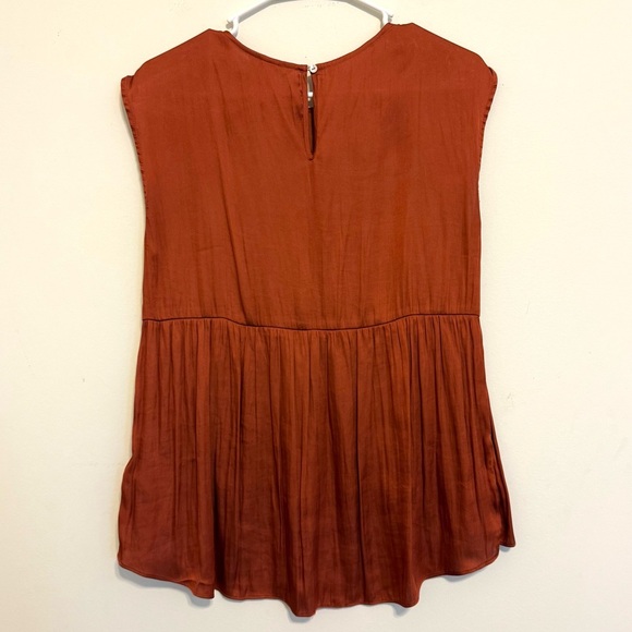 2/$15 H&M - Rust Sleeveless Blouse Top - Picture 8 of 8